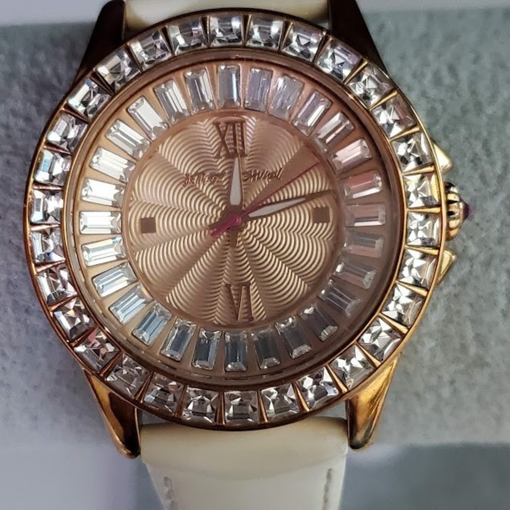 Betsey Johnson BJ00004-07 Rose Gold Crystal Bezel White Leather Quartz Watch